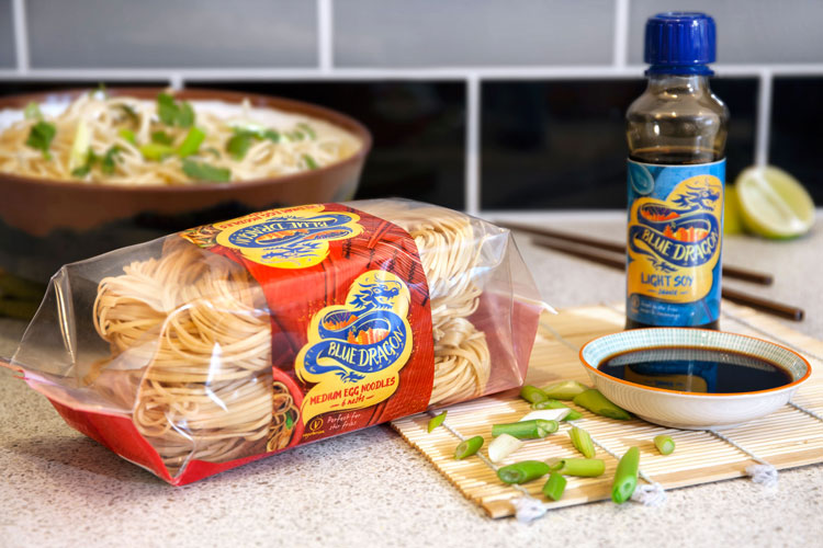 東亞食品品牌藍龍(Blue Dragon)視覺識別和包裝設計