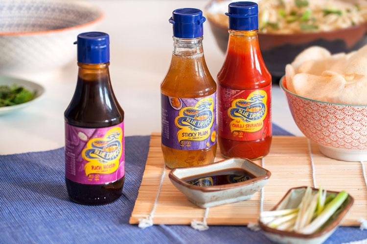 東亞食品品牌藍龍(Blue Dragon)視覺識別和包裝設計